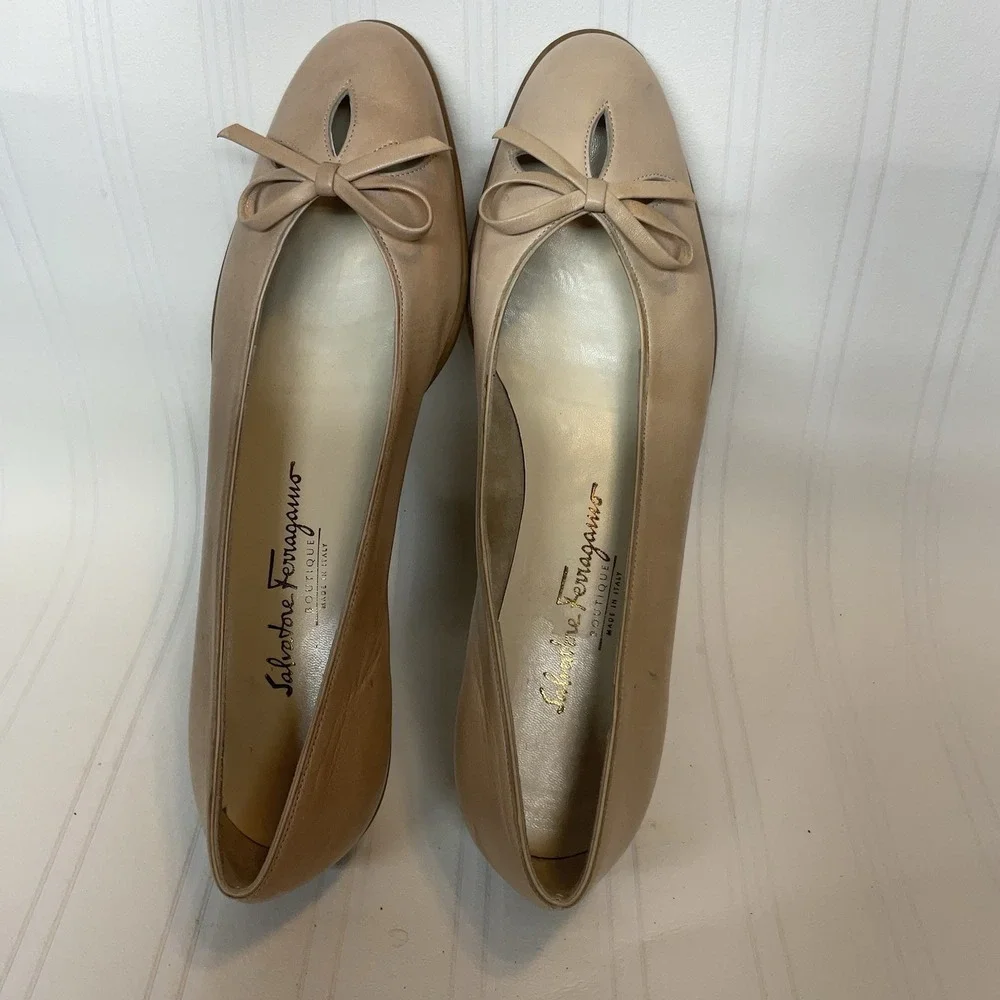 Salvatore Ferragamo‎ Tan Bisque Leather Ballet Flats w Bow Size 8,5AA